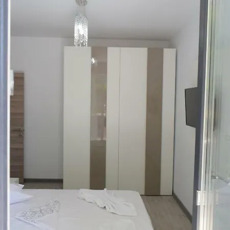 Sunrise By The Sea Mamaia Appartamento *